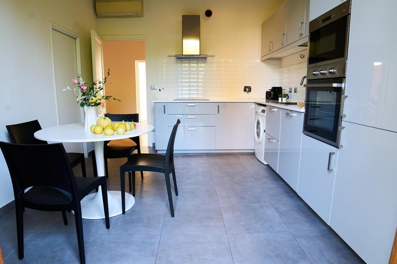 Chic Apt In Villa - Dolcevita Holiday Florencia Exterior foto